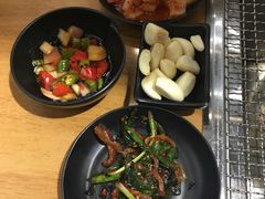 -肉甲韩国木炭烤肉(新壹街1店)