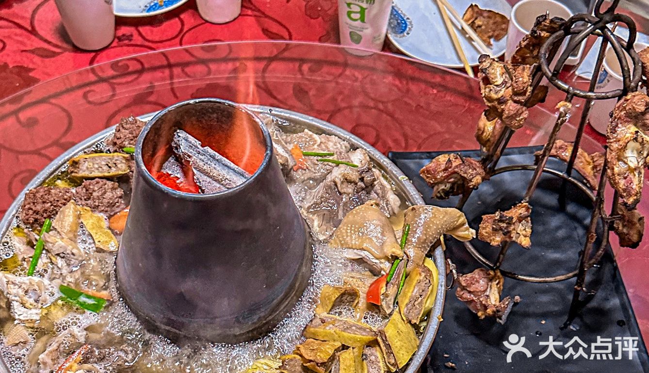 除了各种面片馕碳水怎么能少得了牛羊肉