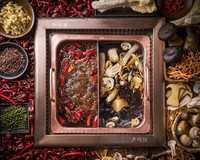 -老牌坊云南鱼豆花火锅(哈西万达店)
