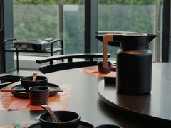 靠窗位-羽鸽集·乳鸽专门店·地道顺德菜(岭南站店)