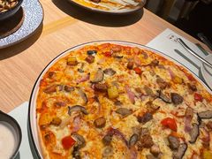 幸会饭堂荤香薄底披萨-幸薈飯堂