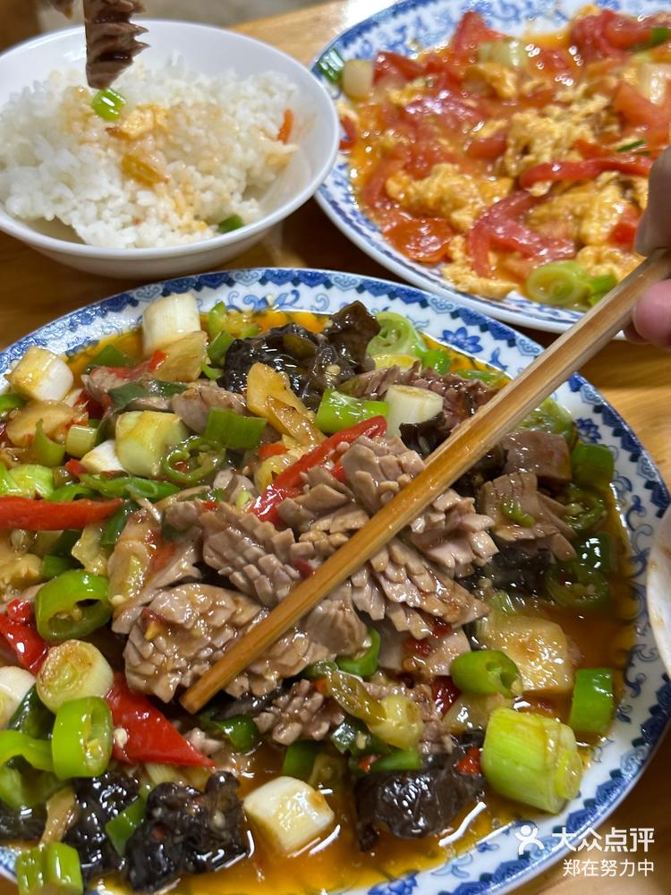 嘎嘎好吃爆炒腰花我能炫三碗米饭