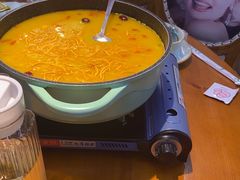 -休记光头香辣蟹干锅(绵竹店)