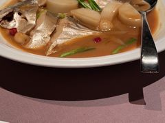 鲳鱼烧年糕-新荣记(南京西路店)