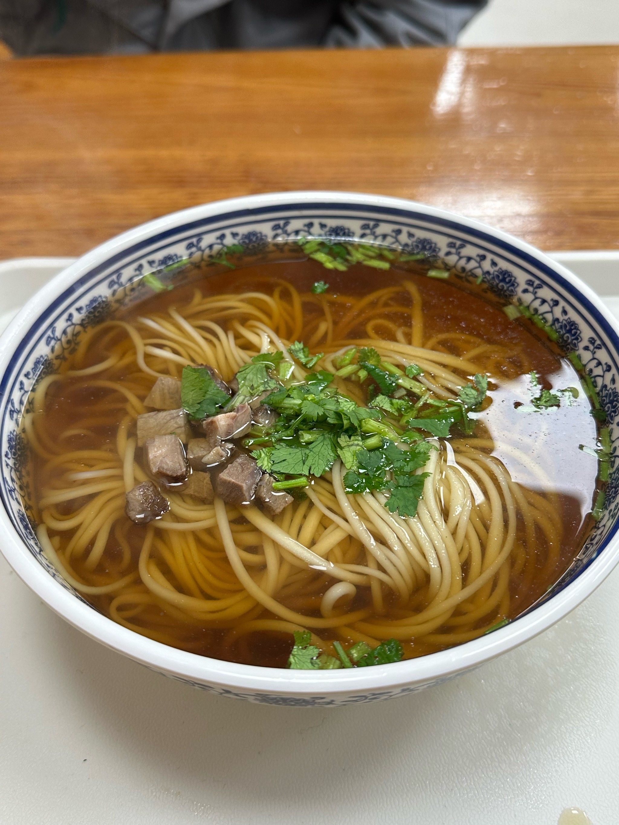 牛肉面热乎乎