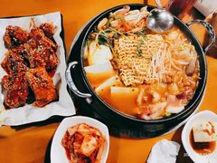 部队火锅-咕咕站韩国料理(紫金港店)
