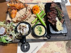 -Mark&Mars Restaurant