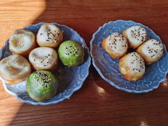 金粉佳人蟹黄虾滑生煎-鑫震源·苏式大虾生煎(山塘街店)