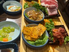 -明洞阿姨·韩式酱蟹烤肉·创意料理(三元桥店)