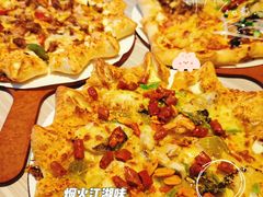 鲈鱼得水酸菜海鲈鱼披萨-必胜客(江南时代广场店)