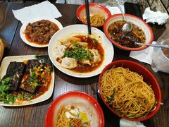 -爆炸头阿姨小四川正宗川味小吃(无任何分店)