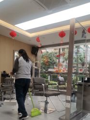 -首脑美发沙龙