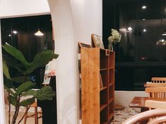 -花苑里咖啡(威远店)