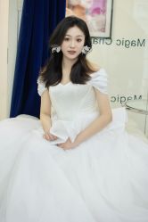 -衣贝姿婚纱礼服馆