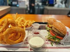 -The Habit Burger Grill 哈比特汉堡(复兴soho店)