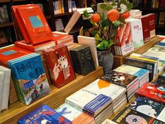 -钟书阁(松江泰晤士小镇店)