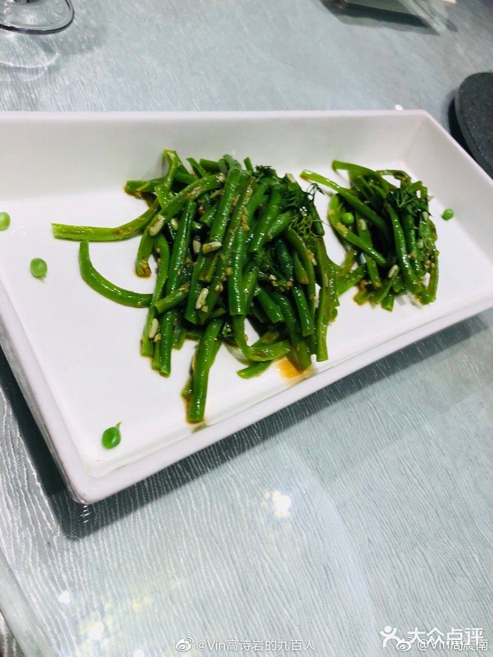 我的杯子都会放一个牙苔刷+一个牙刷。连续几