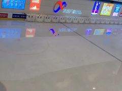 -冰纷万象滑冰场(赣州华润万象城店)