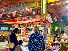 -三亚火车头万人海鲜广场