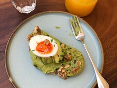 牛油果煮蛋吐司-RAC BAR(安福路店)