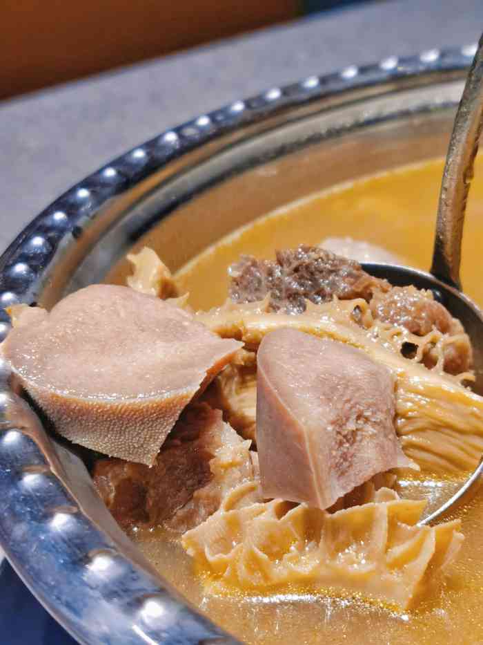 一牛餐饮闽南牛肉馆(湖东路店)-"[薄荷]位置:观风亭公交车站边上的小