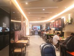 大堂-必胜客(WOW中心城店)