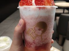 雪山草莓桂花冻-喜茶(深圳海岸城店)