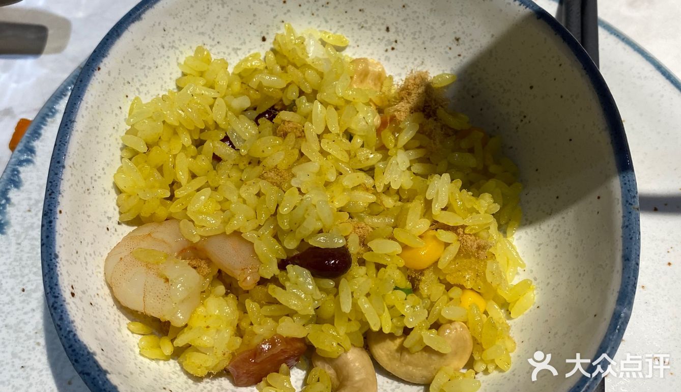 两人餐一共花了220,菜还剩很多吃不完