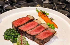 Australian M3 Purebred Wagyu Tomahawk Steak