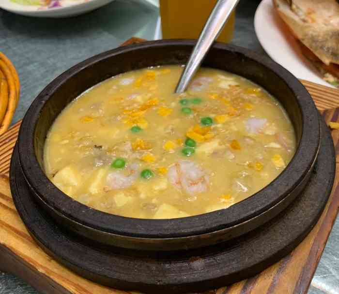 汤记传菜(环桥店)-"同事小聚,离单位不算远,地点有点偏,没有.