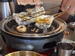 -围炉肉舍•炭烤活鳗•丹东海鲜烤肉(步行街店)