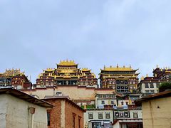 -噶丹松赞林寺