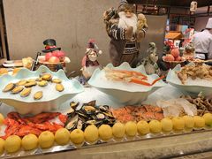 -广州万富希尔顿酒店·感趣自助餐厅·金秋蟹宴生蚝海鲜刺身