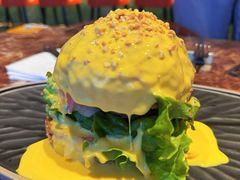 瀑布芝士牛肉汉堡-Let'sBURGERplus·非常创意汉堡(三里屯店)