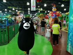 -维佳童话镇演出现场(徐东店)