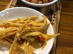 -几个木匠匠人厨房