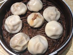 蟹黄汤包-鸡鸣汤包(复地活力广场店)