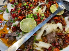 水煮鲈鱼拼牛肉-闽公馆·客家私房菜·商务宴请·包厢(杏林橡树湾店)