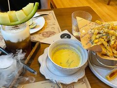 -Mark&Mars Restaurant