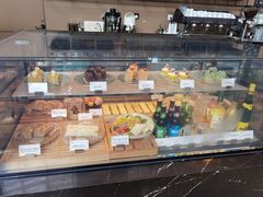 面包甜点陈列柜-深圳中洲万豪酒店·咖啡廊