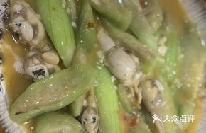 Braised Loofah with Clams