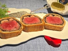 惠灵顿牛排-弦月窗LUNETTE BY AMANDA(复兴路店)