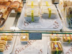 -新月蛋糕西点专卖店(大麦街店)
