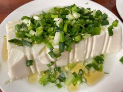 小葱拌豆腐-宝瑞门钉肉饼店