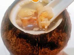 椰皇竹笙炖鸡汤-金戈戈香港豉油鸡(皇庭广场店)