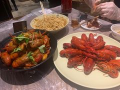 -巴厘龙虾·榜首油焖大虾(音乐学院·沿江酒馆店)