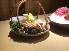-余欢领鲜火锅(新街口店)
