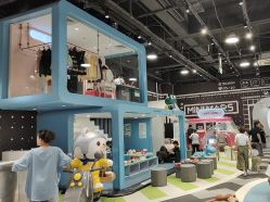 -MINI MARS KIDS CLUB亲子家庭中心(长宁天山店)