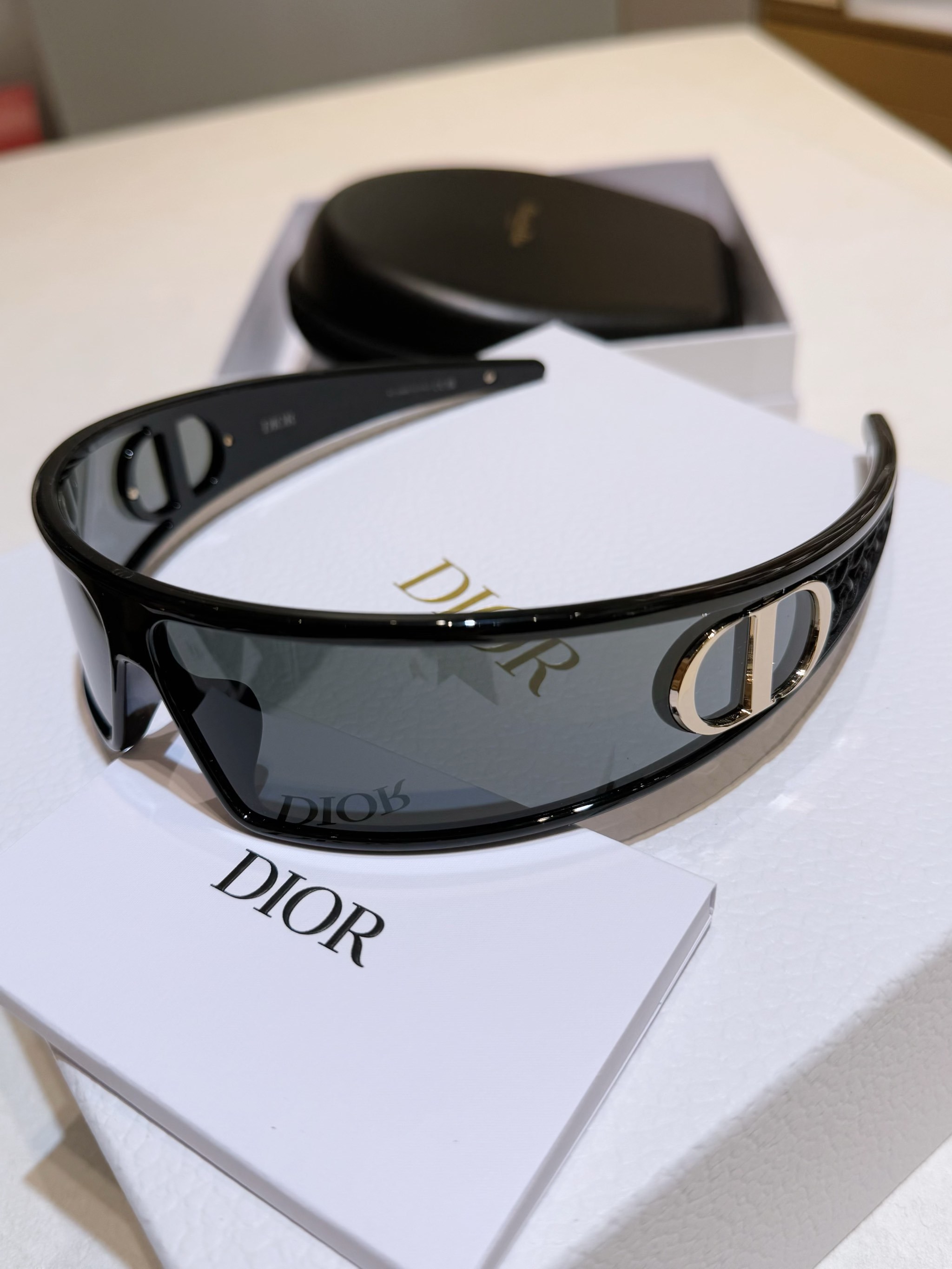 dior发箍款墨镜!这款真的赢麻了!✨