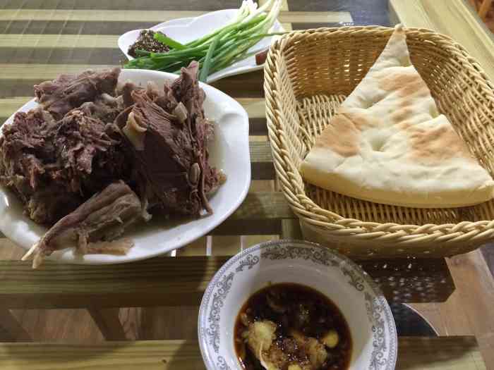 临朐五井全羊-"位置是在巨峰路上,路边没有车位的话,门口.